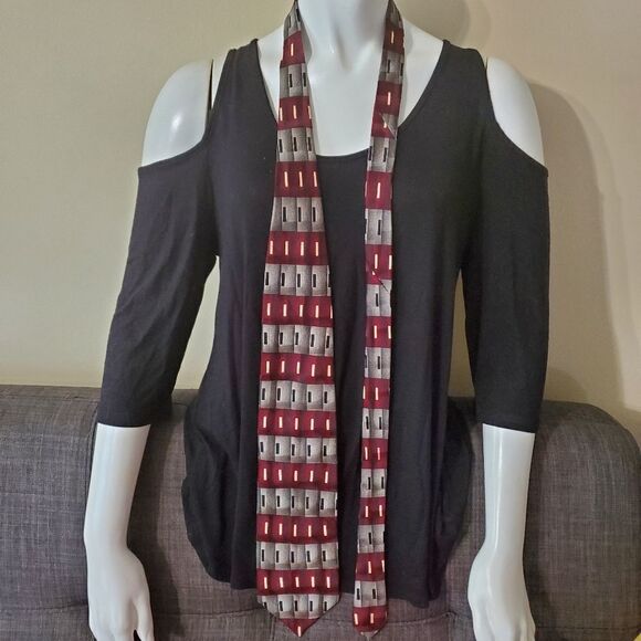 Valerio Garati Red, Gray, Black, & Cream Silk Tie - Picture 3 of 5